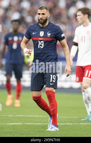 Datei Foto - Karim Benzema aus Frankreich feiert während der UEFA Nations League Ein Gruppen-1-Spiel zwischen Frankreich und Dänemark im Stade de France am 03. Juni 2022 in Paris, Frankreich. - Karim Benzema hat zwar eine Muskelverletzung an seinem linken Oberschenkel erlitten, aber die letzten beiden Spiele von Real Madrid gegen den FC Sevilla und Leipzig nicht gespielt, der Spieler ist erneut für ein Spiel gegen Girona verwirkt. Eine Abwesenheit, die sich zu sorgen beginnt, während das erste Spiel der französischen Mannschaft in der WM am 22. November gegen Australien stattfinden wird. Foto von David Niviere/ABACAPRESS.COM Stockfoto