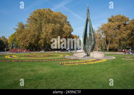 Hundertjähriges Denkmal für die Vereinigung von Pest-Buda auf der Margareteninsel - Budapest, Ungarn Stockfoto