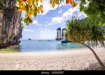 Luftaufnahme der Insel Koh Hong in der Provinz Krabi, Thailand Stockfoto