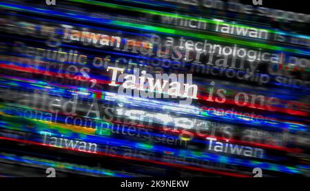 Schlagzeilen in internationalen Medien mit Taiwan, taiwanesischer Wirtschaft und Politik. Abstraktes Konzept von Nachrichtentiteln auf Noise Displays. TV-Fehler eff Stockfoto