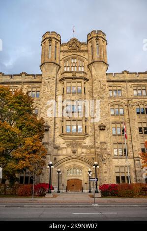 Ottawa, Ontario - 22. Oktober 2022: Das Connaught Building ist eine nationale historische Stätte, die 1913 im Tudor-gotischen Stil in der Innenstadt von Ottawa, Kanada, erbaut wurde. N Stockfoto