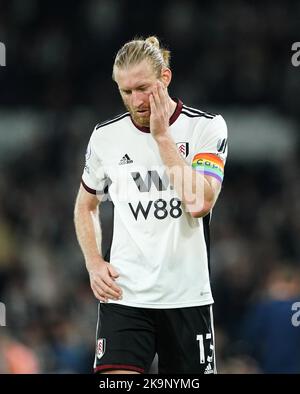 Fulhams Tim Ream reagiert nach dem Premier League-Spiel in Craven Cottage, London. Bilddatum: Samstag, 29. Oktober 2022. Stockfoto