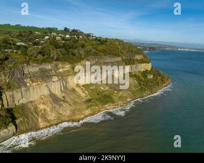 Landerosion in der Nähe von Bonchurch Erdrutsche zwischen Bonchurch und Luccombe, Isle of Wight Stockfoto