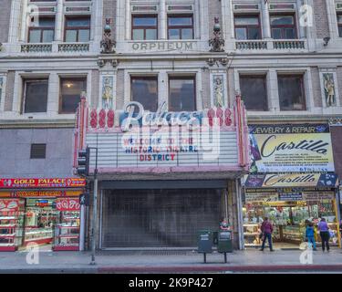 Los Angeles, CA, USA – 21. Februar 2015: Außenansicht des historischen Palace Theatre in der Innenstadt von Los Angeles, CA. Stockfoto