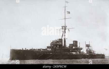 Das Schlachtschiff HMS Dreadnought aus der Zeit des Ersten Weltkriegs. 1906 in Betrieb genommen, diente es der Royal Navy bis es 1919 verschrottet wurde. Stockfoto