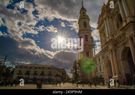 Historische Denkmäler in der Stadt Salerno Italien Stockfoto