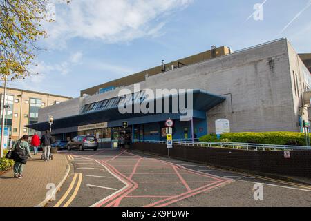 Haupteingang zum Croyden University Hospital Stockfoto