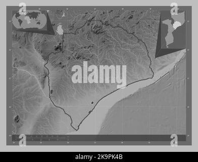 Zambezia, Provinz Mosambik. Höhenkarte in Graustufen mit Seen und Flüssen. Karten für zusätzliche Eckposition Stockfoto