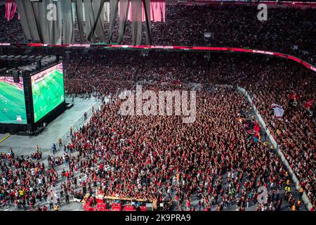 Curitiba, Brasilien. 29. Oktober 2022. PR - Curitiba - 10/29/2022 - ATHLETICO-PR, FINALE LIBERTADORES TORCIDA - Athletico-PR-Fans im Stadion Arena da Baixada in der Stadt Curitiba folgen dem Copa Libertadores-Finale zwischen Flamengo x Atlhetico-PR, das diesen Samstag (29) in Guayaquil, Ecuador, gespielt wurde. Foto: Robson Mafra/AGIF/Sipa USA Quelle: SIPA USA/Alamy Live News Stockfoto