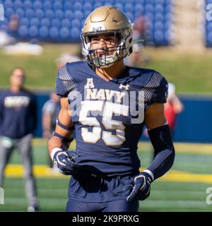 Annapolis, Maryland, USA. 29. Oktober 2022. Navy-Spieler NAZIR ROGERS (55) erwärmt sich vor dem Navy gegen Temple Fußballspiel im Navy-Marine Corps Memorial Stadium in Annapolis, Maryland am 29. Oktober 2022. (Bild: © Kai Dambach/ZUMA Press Wire) Bild: ZUMA Press, Inc./Alamy Live News Stockfoto