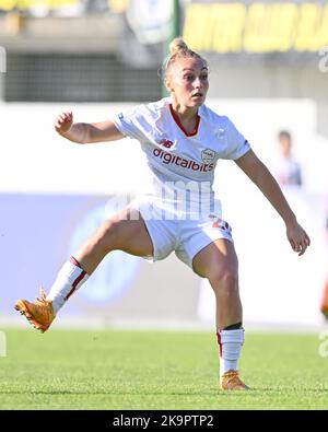 Sesto San Giovanni, Italien. 29. Oktober 2022. Mailand, Italien, 29.10.22 Giada Greggi (20 Roma) während des Serie-A-Frauenspiels zwischen dem FC Internazionale und AS Roma im Breda-Stadion in Sesto San Giovanni Mailand, Italien Fußball (Cristiano Mazzi/SPP) Credit: SPP Sport Press Photo. /Alamy Live News Stockfoto