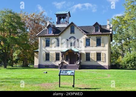 KINDERHOOK, NEW YORK - 19 Okt 2022: Lindenwald Estate eine nationale historische Stätte und die Heimat des 8.. Präsidenten der Vereinigten Staaten Martin Van Buren Stockfoto