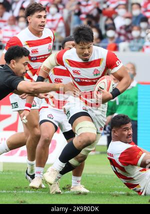 Tokio, Japan. 29. Oktober 2022. Der japanische Flanker kazuki Himeno bei einem Rugby-Testspiel zwischen Japan und Neuseeland im Nationalstadion in Tokio am Samstag, den 28. Oktober 2022. Neuseeland besiegte Japan 38-31. Quelle: Yoshio Tsunoda/AFLO/Alamy Live News Stockfoto