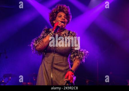 Oktober. 30. 2022. Zagreb, Kroatien - die berühmte amerikanische Sängerin Macy Gray, eine R&B- und Soul-Sängerin, die ein Live-Konzert aufführt Stockfoto