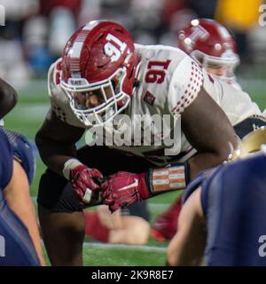 Annapolis, Maryland, USA. 29. Oktober 2022. Temple-Lineman XACH GILL (91) bereitet sich darauf vor, am 29. Oktober 2022 im Navy-Marine Corps Memorial Stadium in Annapolis, Maryland, einen zusätzlichen Punkteversuch beim Navy vs. Temple-Fußballspiel zu blockieren. (Bild: © Kai Dambach/ZUMA Press Wire) Bild: ZUMA Press, Inc./Alamy Live News Stockfoto