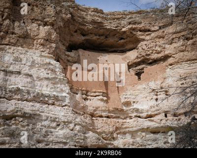 Montezuma Castle National Monument (Casas de Montezuma) in der Nähe von Camp Verde, Arizona Stockfoto