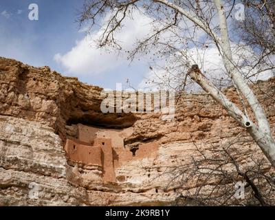 Montezuma Castle National Monument (Casas de Montezuma) in der Nähe von Camp Verde, Arizona Stockfoto