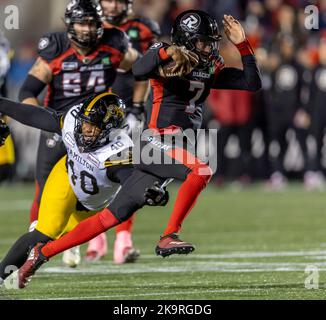 Ottawa, Kanada. 29 Okt 2022. Tyrie Adams (7) von den Ottawa Redblacks in einem Spiel der Canadian Football League (CFL) zwischen den Hamilton Tiger-Cats bei den Ottawa Redblacks. Quelle: Sean Burges/Alamy Live News Stockfoto