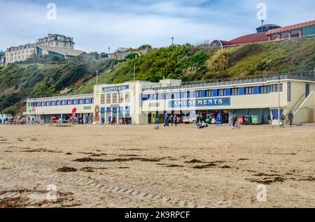 Eine Spielhalle am Bournemouth Beach in Dorset, Großbritannien Stockfoto