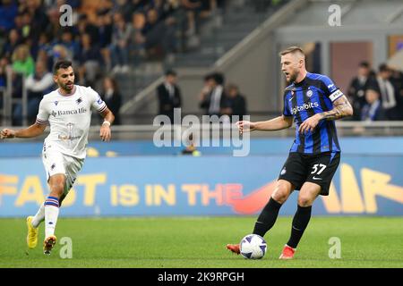 Mailand, Italien. 29. Oktober 2022. Italien, Mailand, 29 2022. oktober: Milan Skriniar (fc Inter Verteidiger) in der ersten Halbzeit beim Fußballspiel FC INTER vs SAMPDORIA, Serie A 2022-2023 day12 San Siro Stadion (Bildnachweis: © Fabrizio Andrea Bertani/Pacific Press via ZUMA Press Wire) Quelle: ZUMA Press, Inc./Alamy Live News Stockfoto