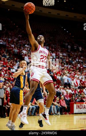 Bloomington, Usa. 29. Oktober 2022. Indiana Hoosiers Stürmer Jordan Geronimo (22) spielt während eines NCAA-Basketballspiels in der Assembly Hall in Bloomington gegen die Marian University. IU schlug Marian 78:42. (Foto von Jeremy Hogan/SOPA Images/Sipa USA) Quelle: SIPA USA/Alamy Live News Stockfoto