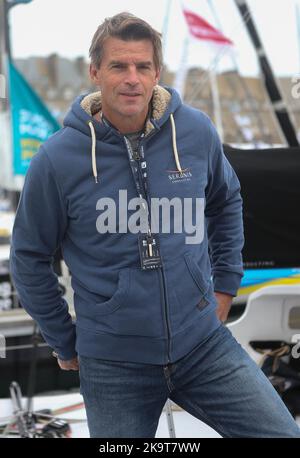 Jean Galfione Skipper CLASSE 40 SERENIS BERATUNG während der Route du Rhum-Destination Guadeloupe 2022, transatlantisches Solo-Rennen, Saint-Malo - Guadeloupe (6.562 Kilometer) am 29. Oktober 2022 in Saint-Malo, Frankreich. Foto von Laurent Lairys/ABACAPRESS.COM Quelle: Abaca Press/Alamy Live News Stockfoto
