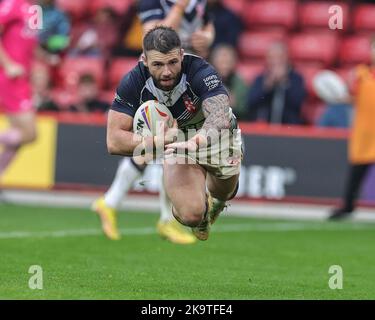 Andy Ackers aus England versucht es beim Rugby League World Cup 2021 Spiel England gegen Griechenland in der Bramall Lane, Sheffield, Großbritannien, 29.. Oktober 2022 (Foto von Mark Cosgrove/Nachrichtenbilder) Stockfoto