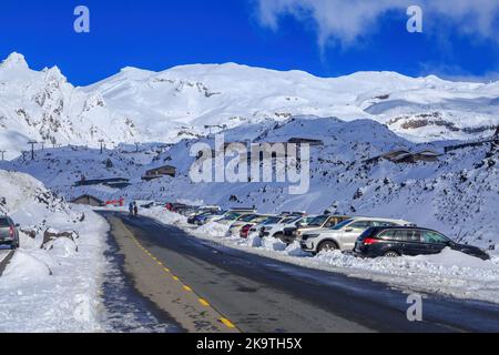 Skigebiet Whakapapa, Mount Ruapehu, Neuseeland. Blick auf die Pisten von der Bruce Road Stockfoto