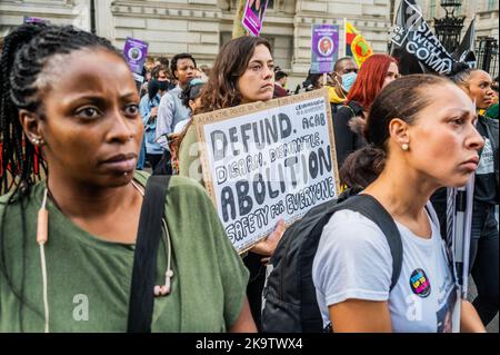 London, Großbritannien. 29. Oktober 2022. Protest gegen die Polizei vor der Downing Street, die nach der Erschießung von Chris Kaba Gerechtigkeit fordert. Kredit: Guy Bell/Alamy Live Nachrichten Stockfoto