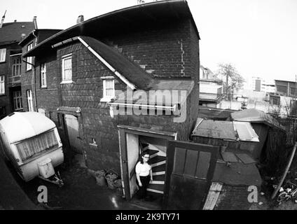 Trotz des eher baufälligen Zustands der Kollistensiedlung - hier am 26. Februar 1973 in Bottrop - plante die Firma Rag die Miete Stockfoto