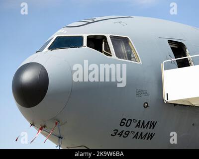 Die McDonnell Douglas KC-10 Extender ist ein amerikanisches Tanklagerflugzeug, das von der United States Air Force (USAF) betrieben wird. Die KC-10, eine militärische Version des dreimotorigen Verkehrsflugzeugs DC-10, wurde aus dem Advanced Tanker Cargo Aircraft Program entwickelt. . Edwards Air Force Base, Kalifornien, USA am 15. Oktober 2022. Foto von Tomas Arnoux/ABACAPRESS.COM Stockfoto