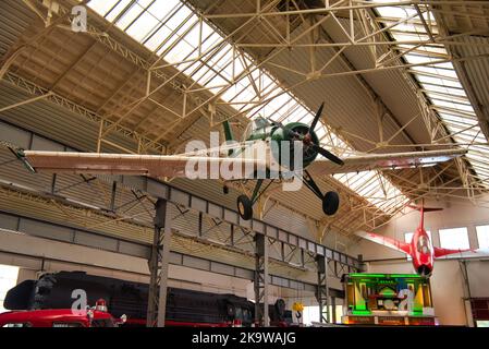 SPEYER, DEUTSCHLAND - OKTOBER 2022: Weiß-grünes Flugzeug PZL-106 Kruk im Technikmuseum Speyer. Stockfoto