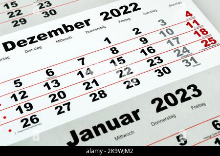 Deutscher Kalender 2022 Dezember und Januar 2023 Montag Dienstag Mittwoch Donnerstag Freitag Samstag Sonntag Nahaufnahme Stockfoto