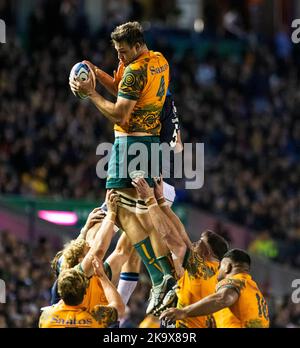 Schottland Oktober 29. : Nick Frost aus Australien gewinnt das Lineout beim Rugby Union Autumn Internationals Spiel zwischen Australien und Schottland im BT Murrayfield Stadium Schottland 29.. Oktober 2022 Australien 16: Schottland 15 Stockfoto