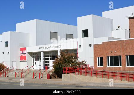 STONY BROOK, NEW YORK - 21 Okt 2022: Island Federal Credit Union Arena, das 4.000-sitzige Heim der Männer- und Frauen-Basketballteams von Stony Brook. Stockfoto