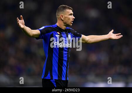 Mailand, Italien. 29. Oktober 2022. Edin Dzeko vom FC Internazionale reagiert während des Fußballspiels der Serie A zwischen dem FC Internazionale und der UC Sampdoria. Kredit: Nicolò Campo/Alamy Live Nachrichten Stockfoto