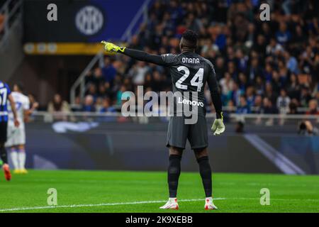 Andre Onana vom FC Internazionale zeigt sich während des Fußballspiels der Serie A 2022/23 zwischen dem FC Internazionale und der UC Sampdoria im Giuseppe Meazza Stadium. Endergebnis; Inter 3:0 Sampdoria. (Foto von Fabrizio Carabelli / SOPA Images/Sipa USA) Stockfoto