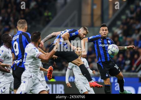 Mailand, Italien. 29. Oktober 2022. Milan Skriniar des FC Internazionale in Aktion während des Fußballspiels der Serie A 2022/23 zwischen dem FC Internazionale und der UC Sampdoria im Giuseppe Meazza Stadium, Mailand, Italien am 29. Oktober 2022 Quelle: Independent Photo Agency/Alamy Live News Stockfoto