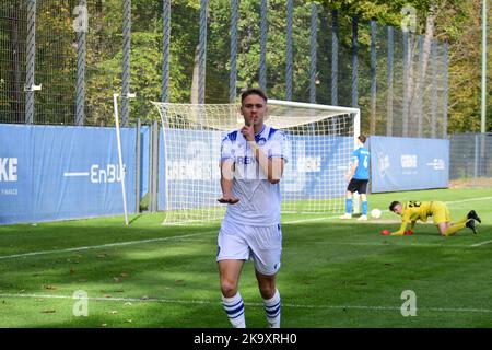 KSC Jugendliga gewinnt gegen SV Eintracht Trier Karlsruher SC belagert U19 von Trier Stockfoto