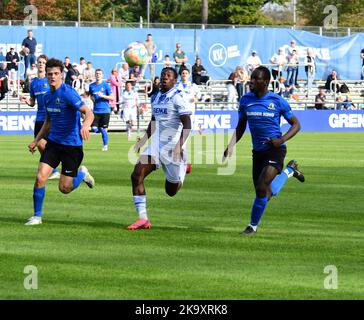 KSC Jugendliga gewinnt gegen SV Eintracht Trier Karlsruher SC belagert U19 von Trier Stockfoto