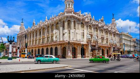 Das Äußere des Gran Teatro de La Habana „Alicia Alonso“, einem Theater in Havanna, Kuba, in dem das kubanische Nationalballett beheimatet ist. Stockfoto