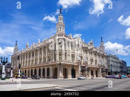 Das Äußere des Gran Teatro de La Habana „Alicia Alonso“, einem Theater in Havanna, Kuba, in dem das kubanische Nationalballett beheimatet ist. Stockfoto