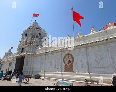 30. Oktober 2022, Shreenath Mhaskoba Tempel, der Tempel hatte Dutzende von mythologischen Geschichten an seinen Wänden, Kodit, in der Nähe von Saswad, Indien, gemeißelt Stockfoto