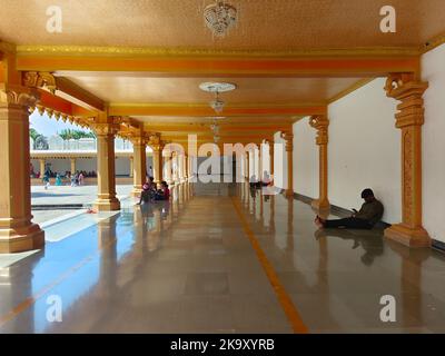 30. Oktober 2022, Shreenath Mhaskoba Tempel, der Tempel hatte Dutzende von mythologischen Geschichten an seinen Wänden, Kodit, in der Nähe von Saswad, Indien, gemeißelt Stockfoto