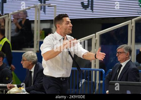 Trient, Italien. 30. Oktober 2022. Alessandro Rossi - Cheftrainer GIVOVA Scafati während der Dolomiti Energia Trentino gegen GIVOVA Scafati, Italienischer Basketball Eine Serie Championship in Trient, Italien, Oktober 30 2022 Quelle: Independent Photo Agency/Alamy Live News Stockfoto