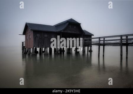 Bootshaus am Ammersee in Bayern Stockfoto