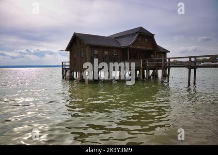 Bootshaus am Ammersee in Bayern Stockfoto