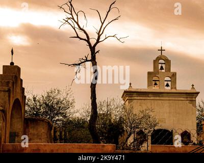 Mission San Xavier del Bac in Tucson, Arizona, ist ein nationales historisches Wahrzeichen Stockfoto