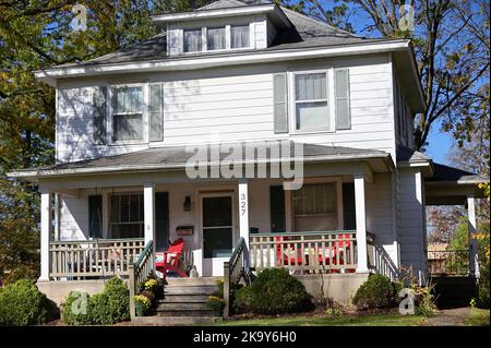 Naperville, Illinois, USA. Ein altes Haus im historischen Viertel von Naperville, das im US National Register of Historic Places aufgeführt ist. Stockfoto