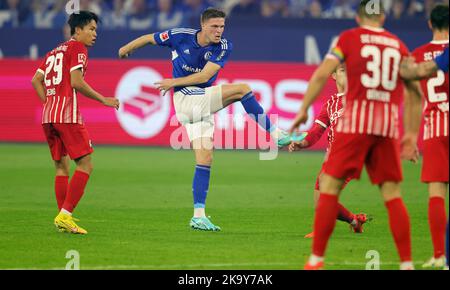 Schalke, Deutschland. 30. Okt, 2022. firo : 30.10.2022, Fußball, Fußball, 1. Liga, erste 1. Bundesliga, Saison 2022/2023, FC Schalke - SC Freiburg Duels, Marius Bulter Credit: dpa/Alamy Live News Stockfoto